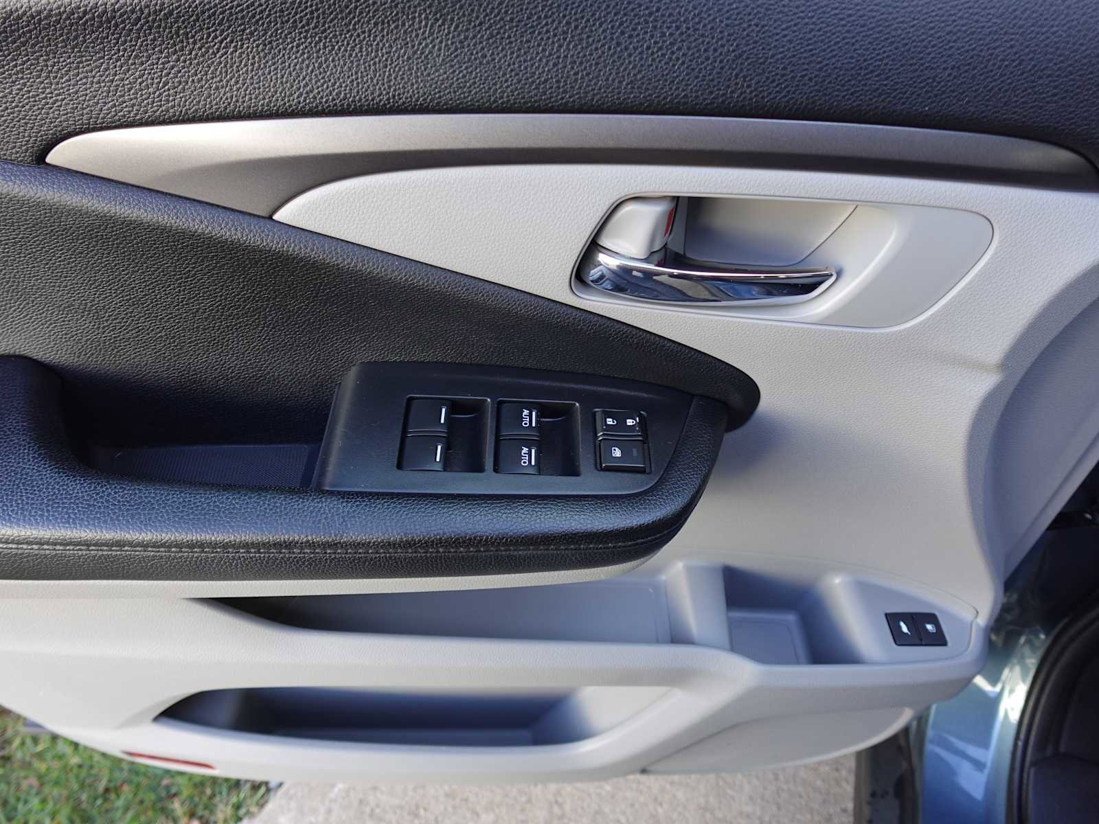 Certified 2017 Honda Pilot EX-L image 11