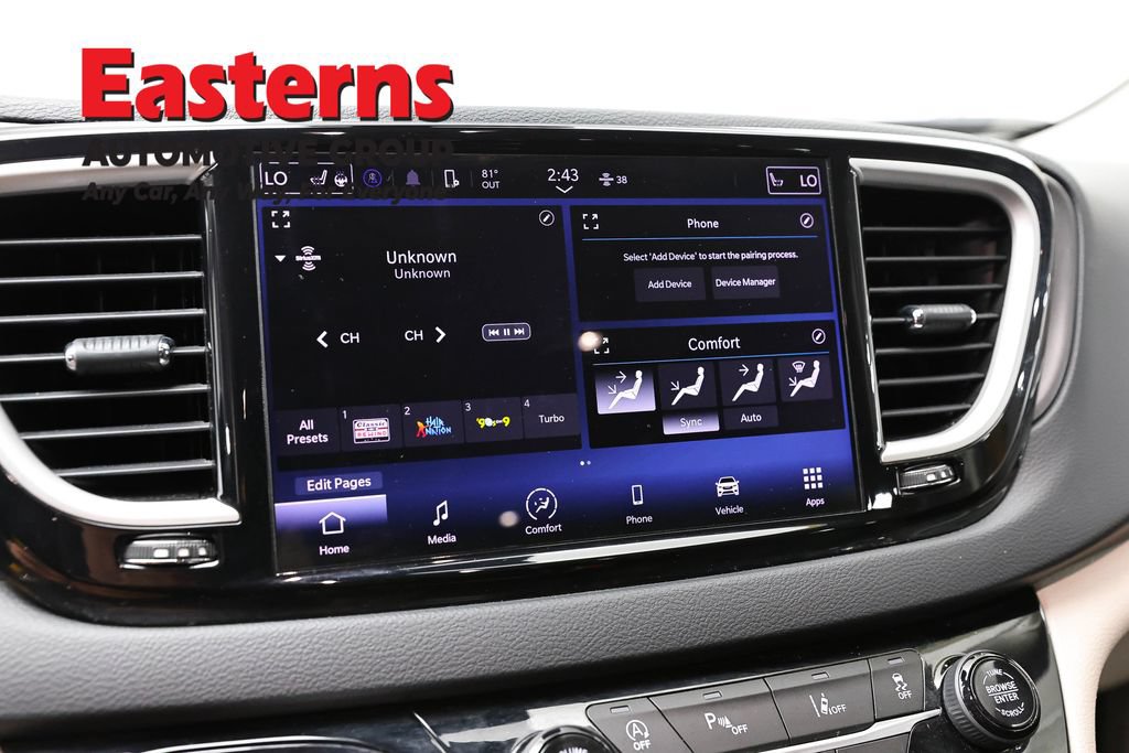 Used 2023 Chrysler Pacifica Touring-L FWD image 19