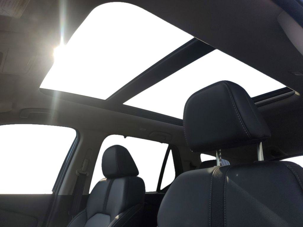 Used 2025 Honda Pilot Touring image 10