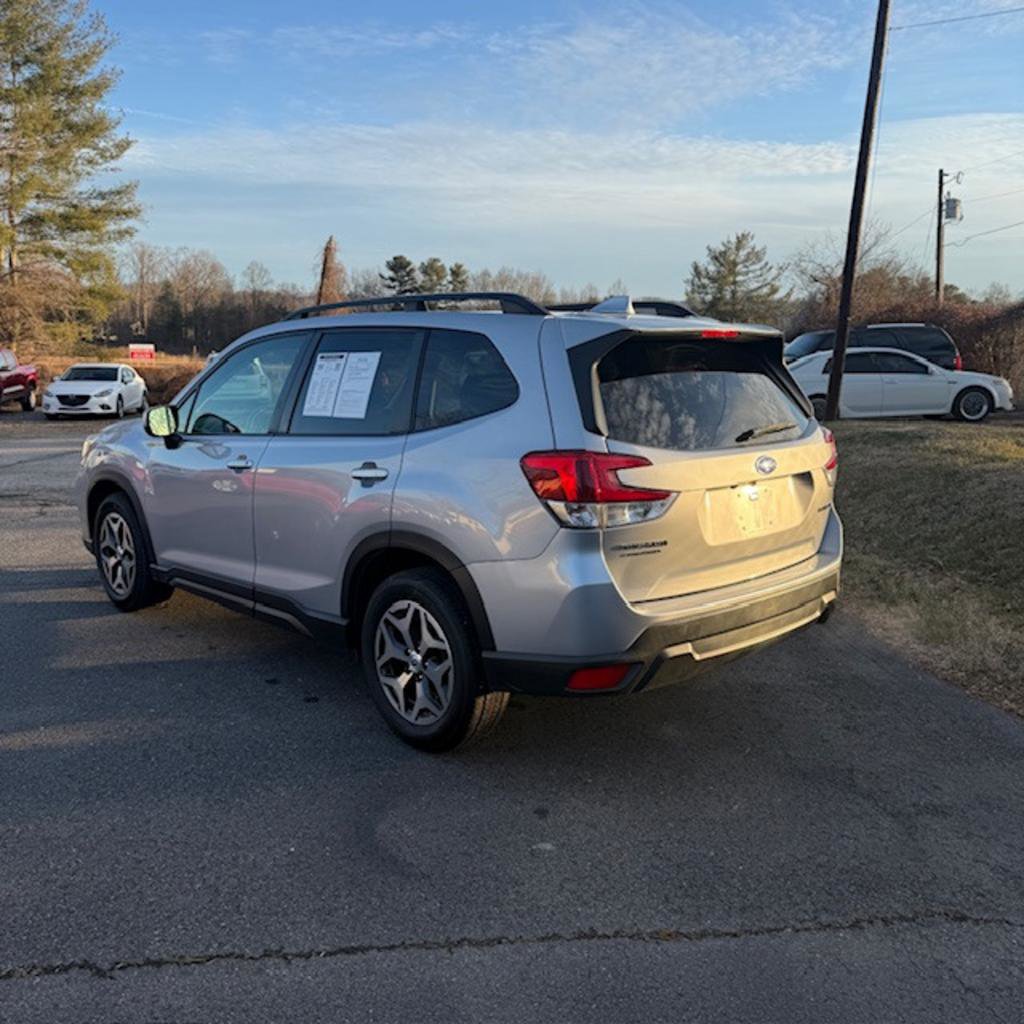 Used 2020 Subaru Forester Premium AWD/4WD image 2