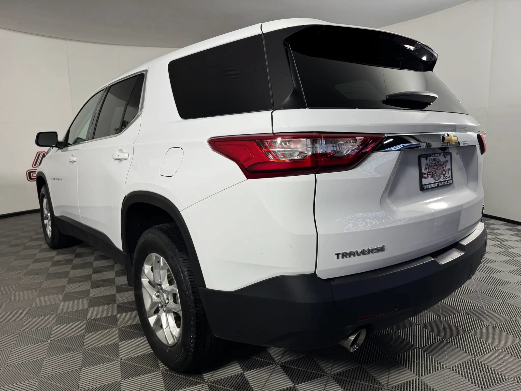 Used 2021 Chevrolet Traverse LS w/ LPO, Floor Liner Package FWD image 26