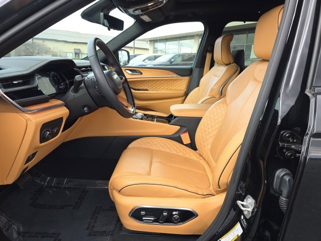 Used 2024 Jeep Grand Cherokee L Summit image 13