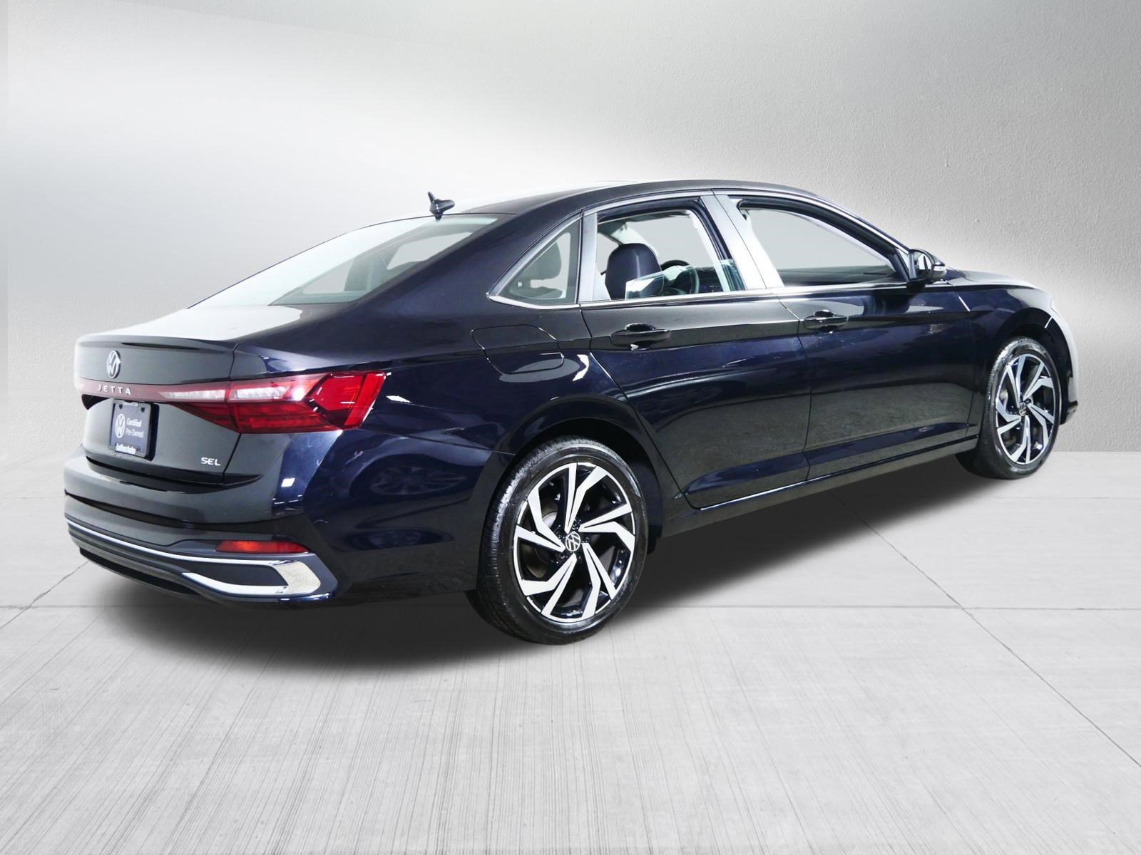 Certified 2025 Volkswagen Jetta SEL FWD image 7