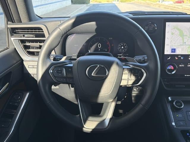 Used 2024 Lexus GX 550 w/ Accessory Package (Z1) AWD/4WD image 27