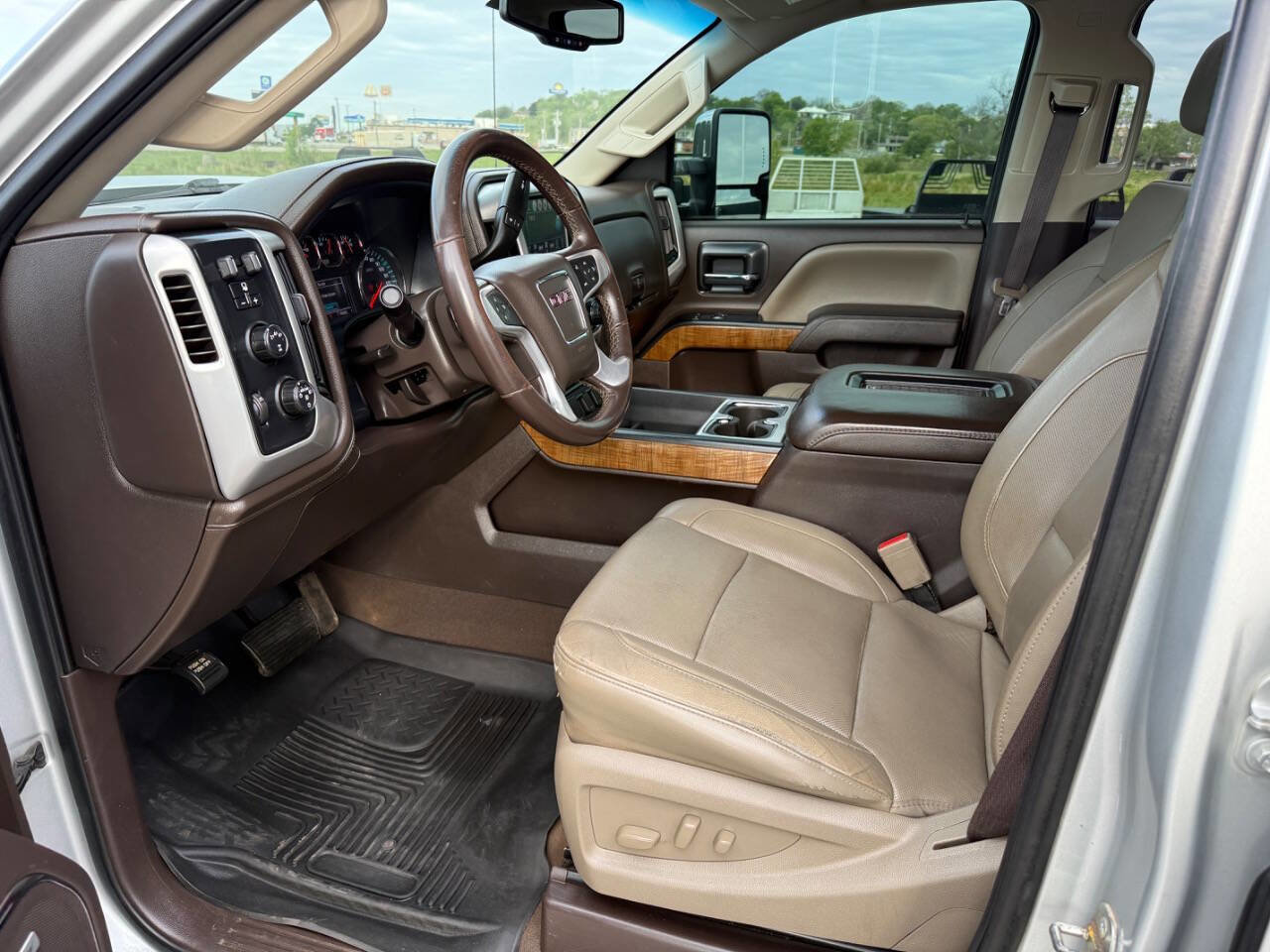 Used 2019 GMC Sierra 2500 SLT w/ Duramax Plus Package AWD/4WD image 17