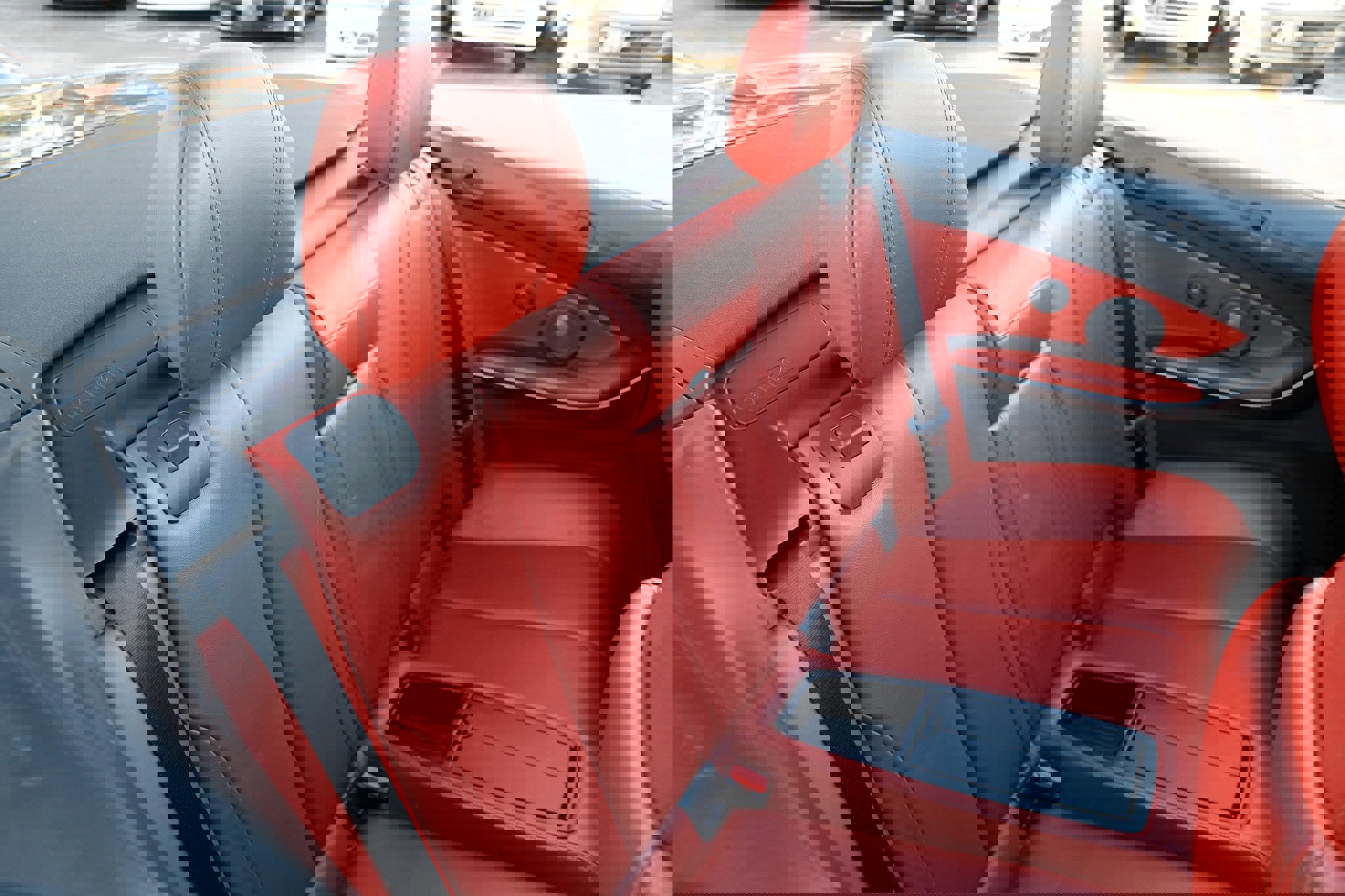 Used 2016 BMW M4 Convertible image 17