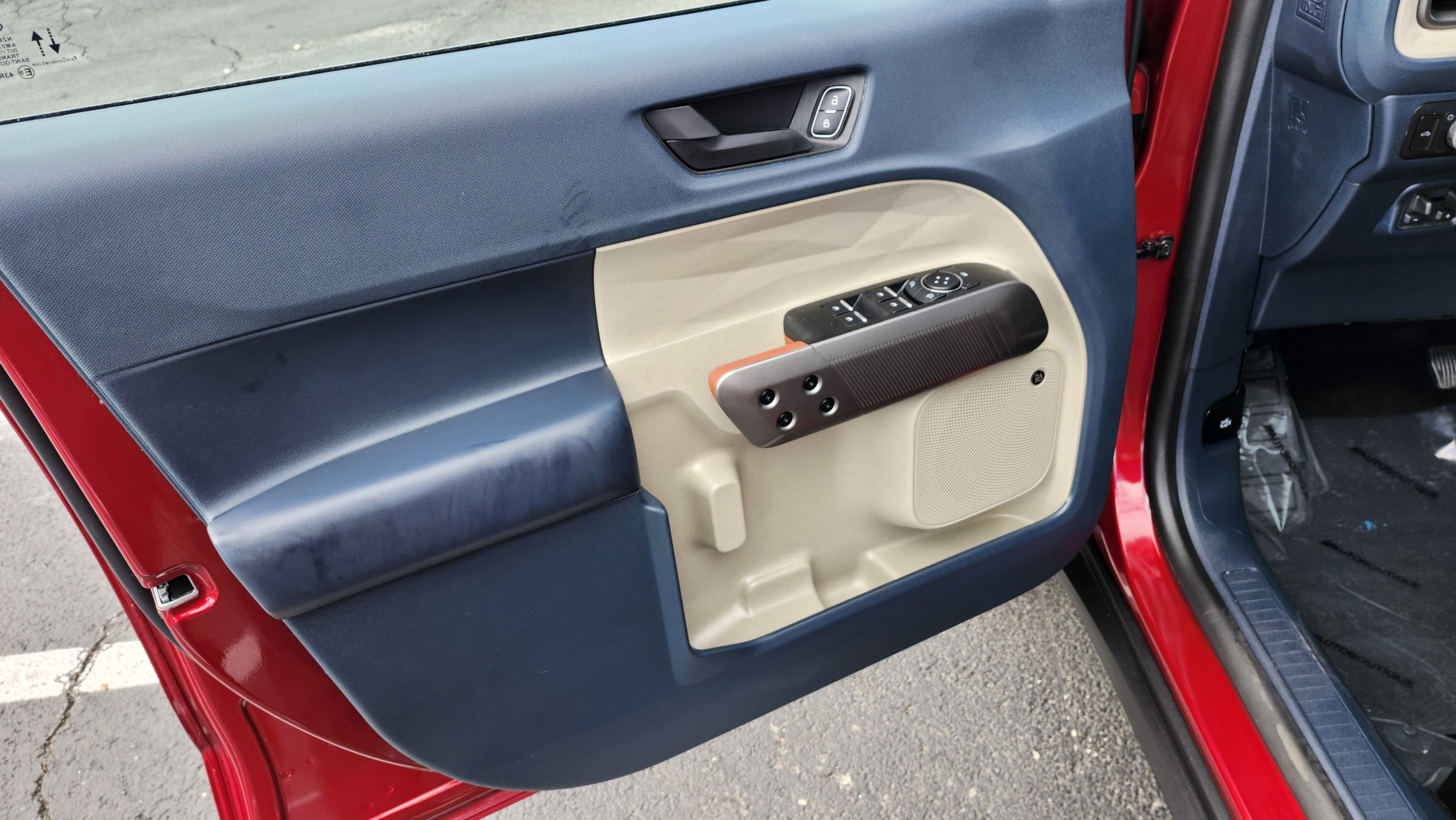 Used 2025 Ford Maverick Lariat w/ 4K Tow Package image 24