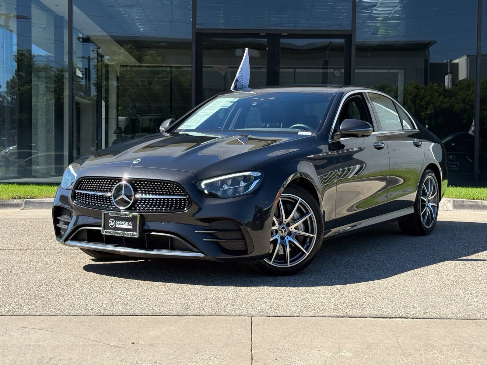 Used 2023 Mercedes-Benz E 350 Sedan image 2