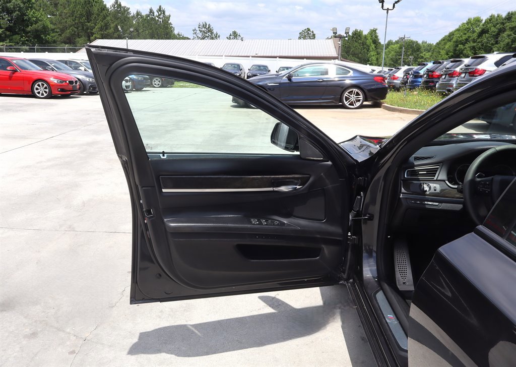Used 2014 BMW 750Li RWD image 33