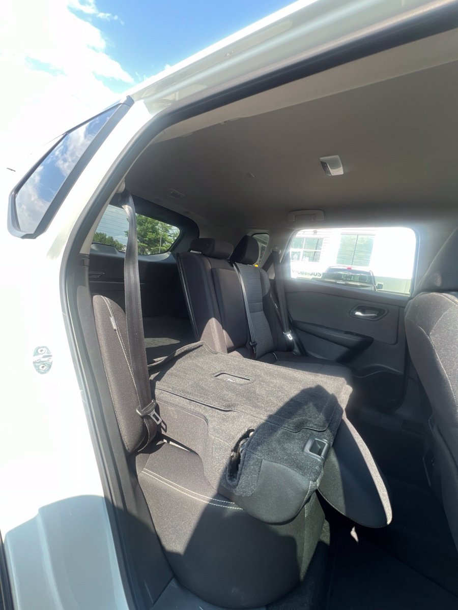 Used 2022 Nissan Rogue SV AWD/4WD image 32