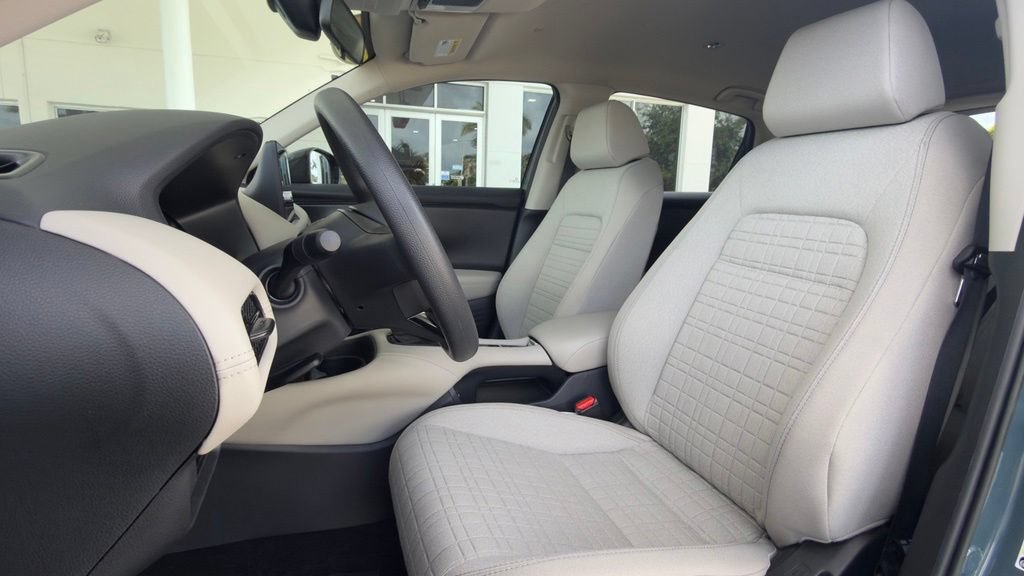 Used 2027 Honda HR-V LX image 4