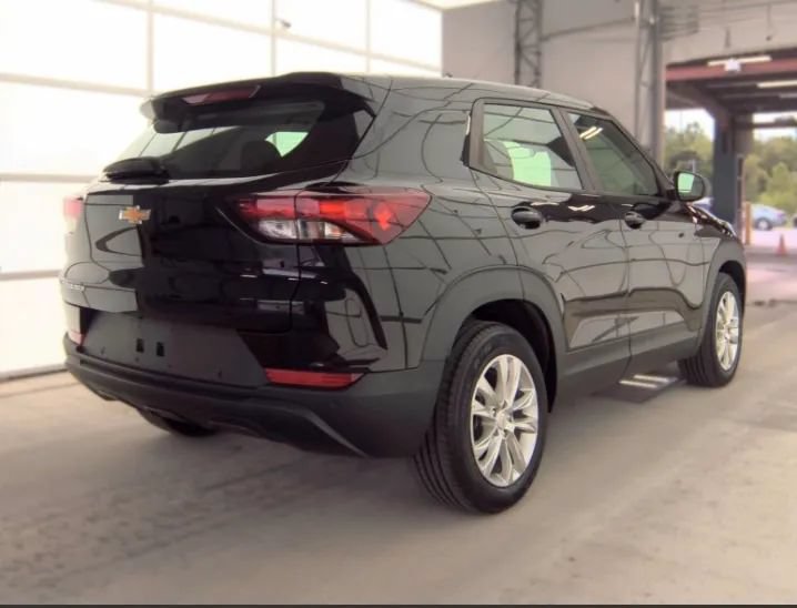 Used 2021 Chevrolet TrailBlazer LS FWD image 3