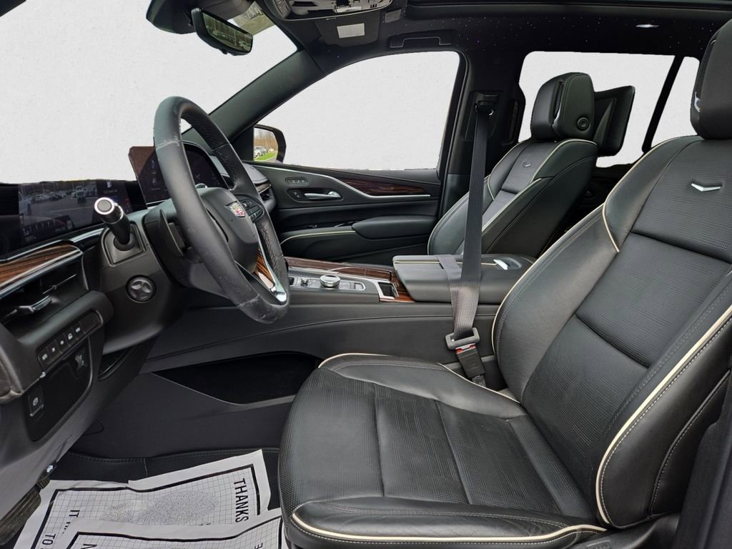 Used 2023 Cadillac Escalade Premium Luxury image 14