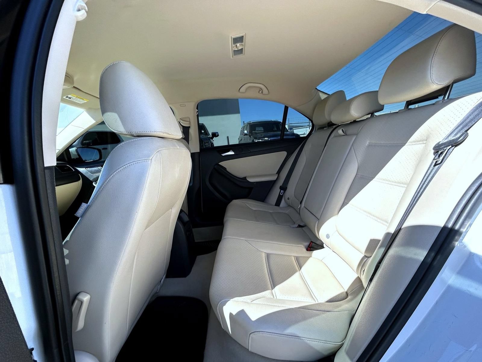 Used 2014 Volkswagen Jetta SE FWD image 19