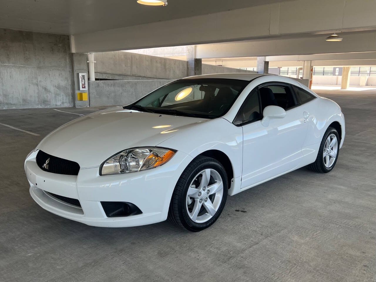 Used 2009 Mitsubishi Eclipse GS FWD image 11