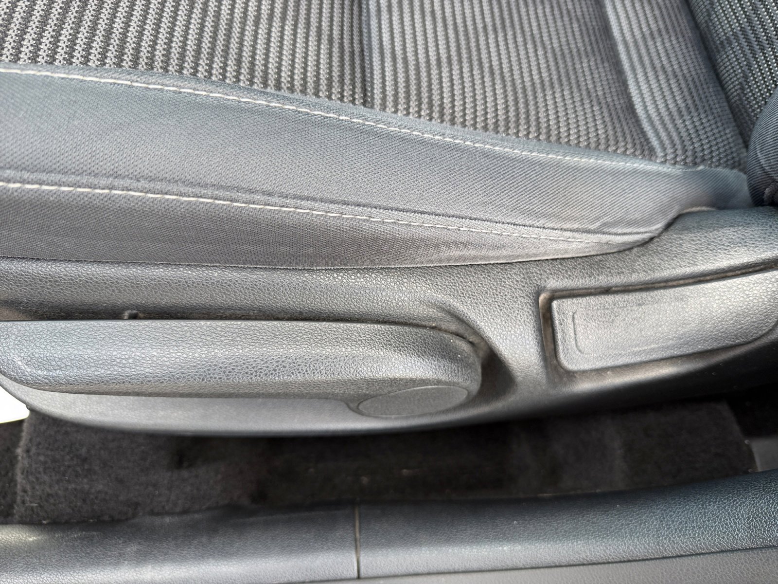 Used 2018 Kia Niro LX image 14