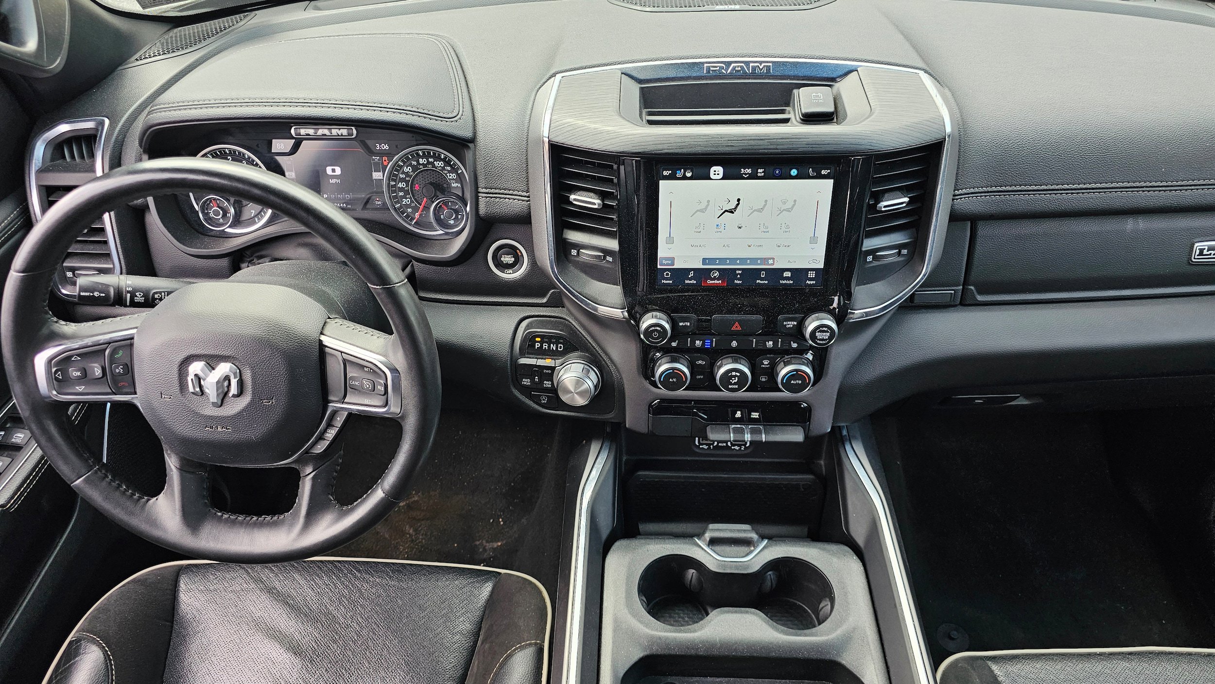 Used 2024 RAM 1500 Laramie AWD/4WD image 12