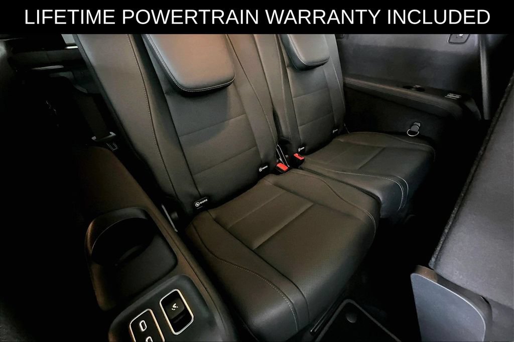 Used 2025 Mercedes-Benz GLS 450 4MATIC w/ AMG Line Exterior image 36