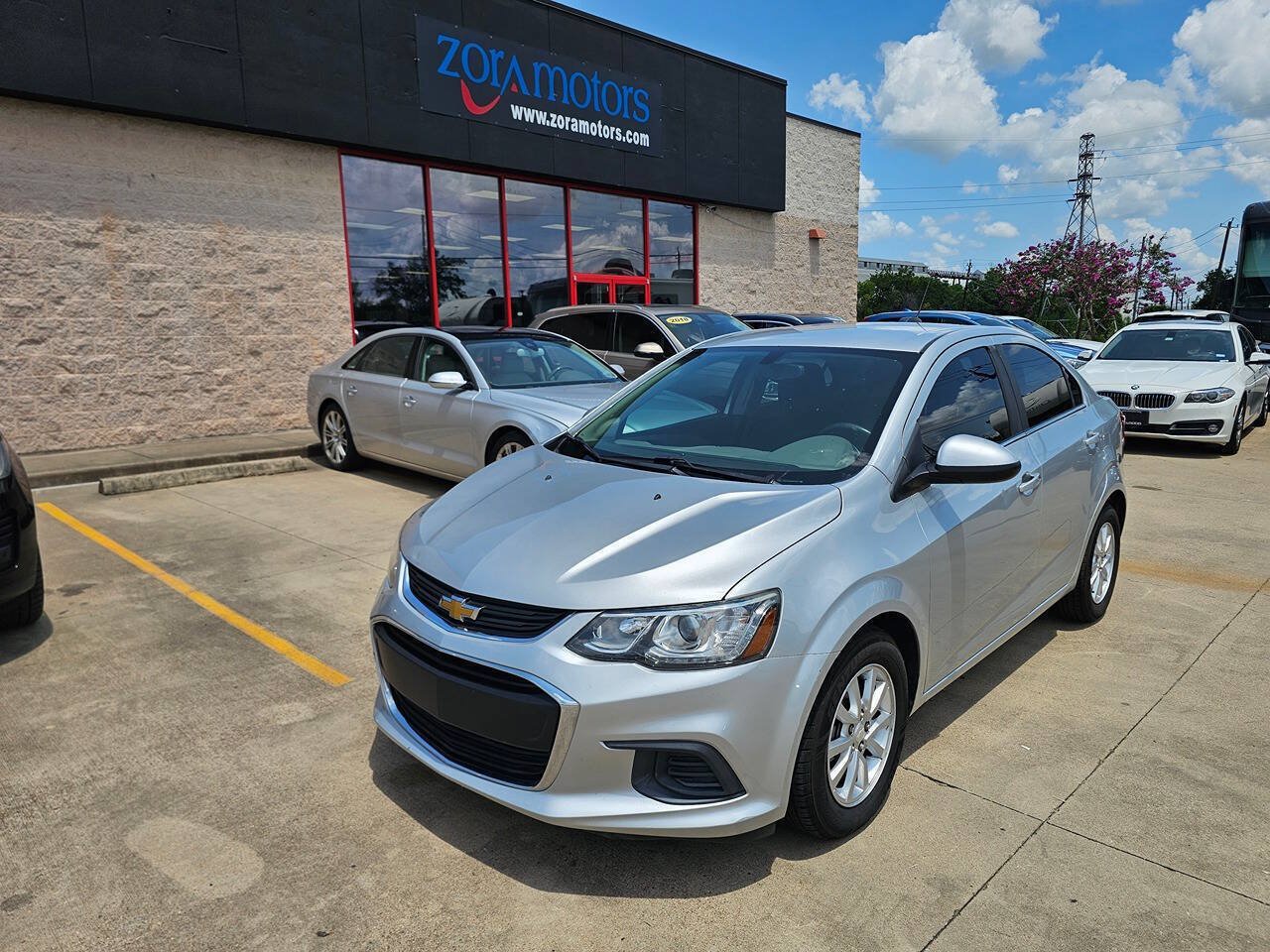 Used 2019 Chevrolet Sonic LT w/ Convenience Package FWD image 1