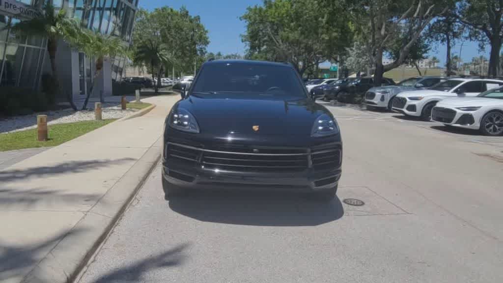 Used 2023 Porsche Cayenne AWD/4WD image 3