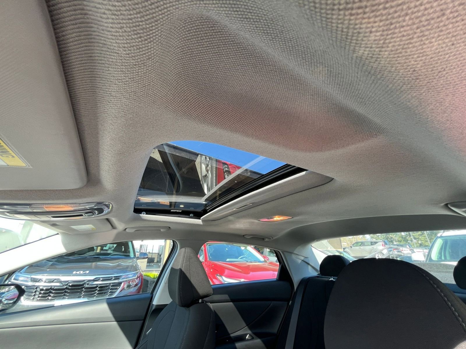 Used 2025 Hyundai Elantra SEL FWD image 31