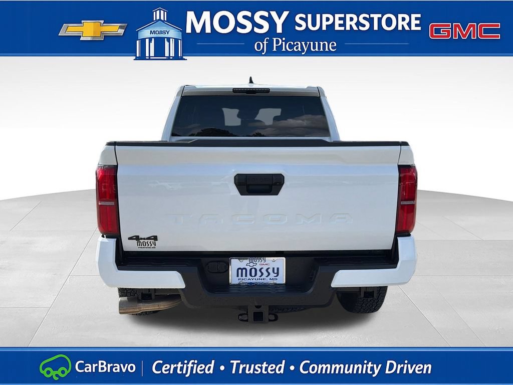 Used 2025 Toyota Tacoma TRD Off-Road AWD/4WD image 5