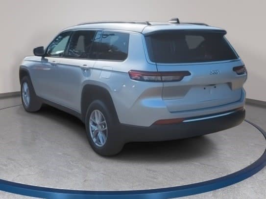 Used 2024 Jeep Grand Cherokee L Laredo w/ Luxury Tech Group I image 7