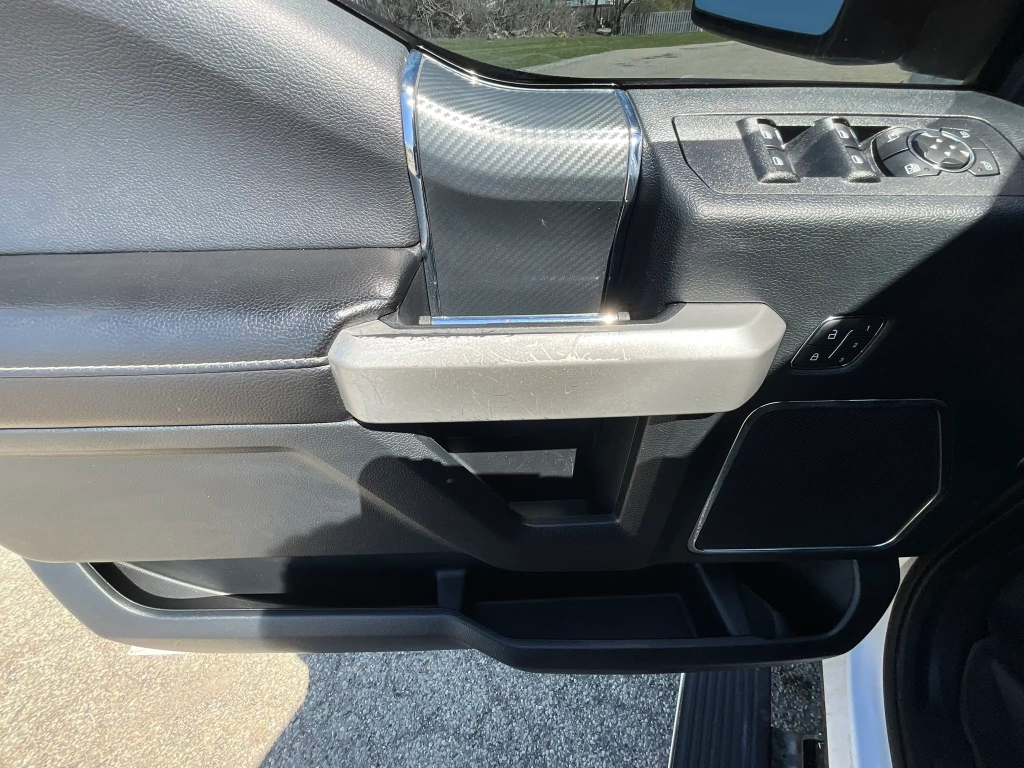 Used 2019 Ford F150 Lariat w/ Equipment Group 502A Luxury AWD/4WD image 24