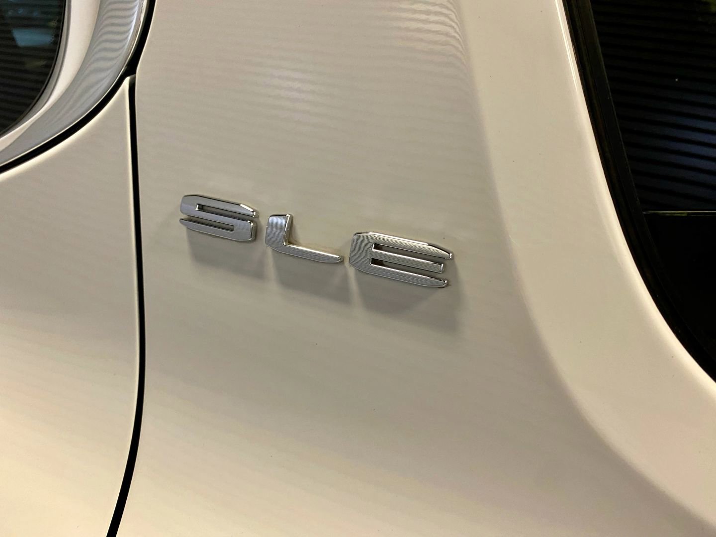 Used 2022 GMC Acadia SLE FWD image 24