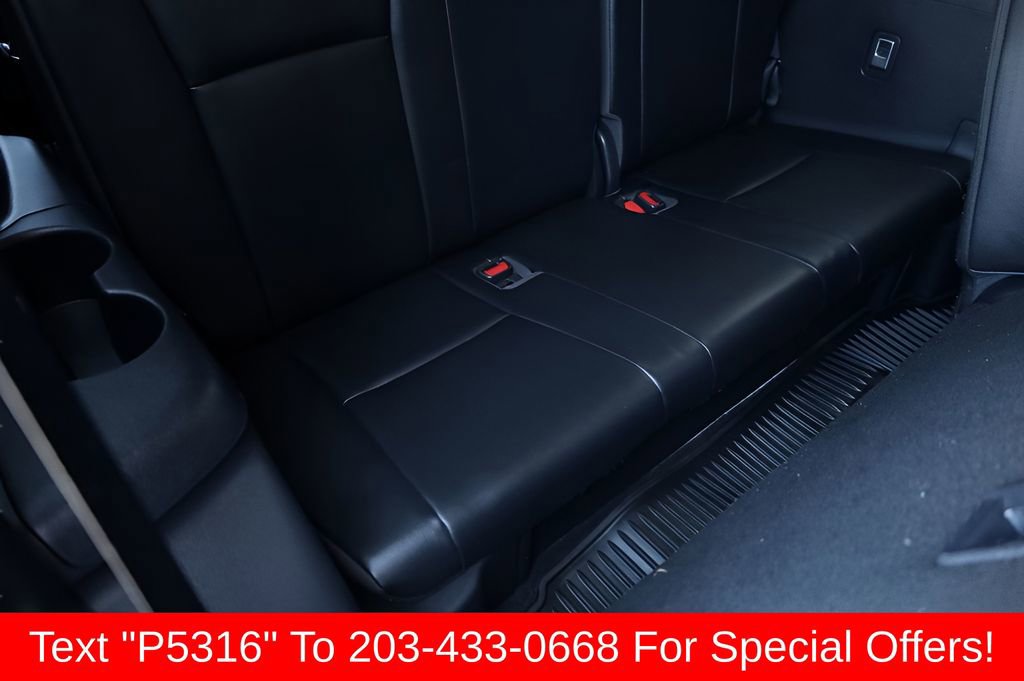 Used 2023 Toyota Highlander XLE AWD/4WD image 30