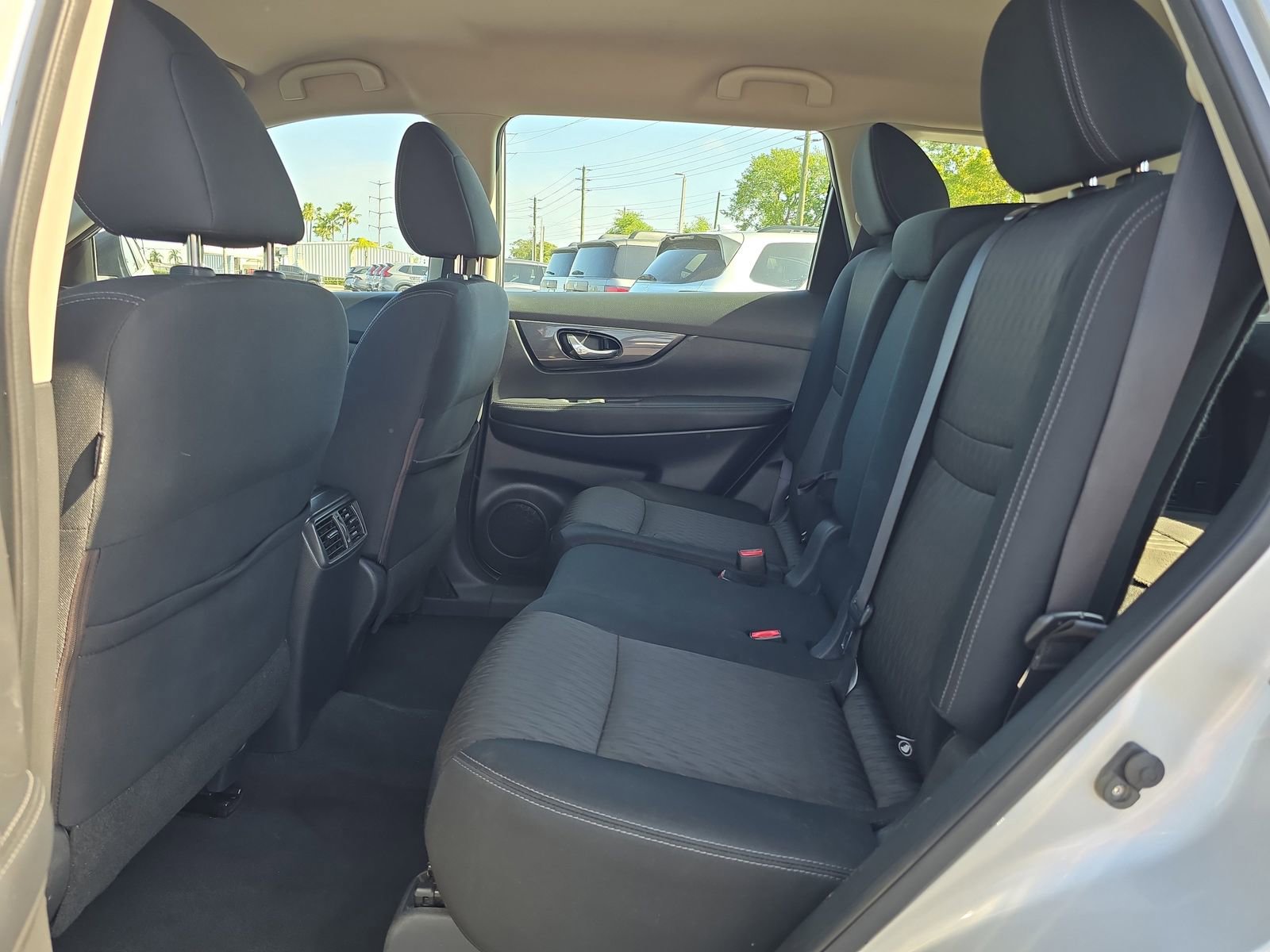 Used 2017 Nissan Rogue S image 13