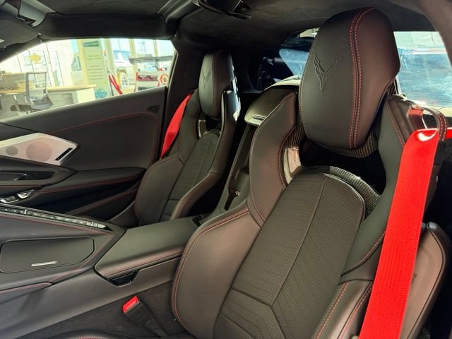 Used 2021 Chevrolet Corvette Stingray Premium Cpe w/ Z51 Performance Package RWD image 17