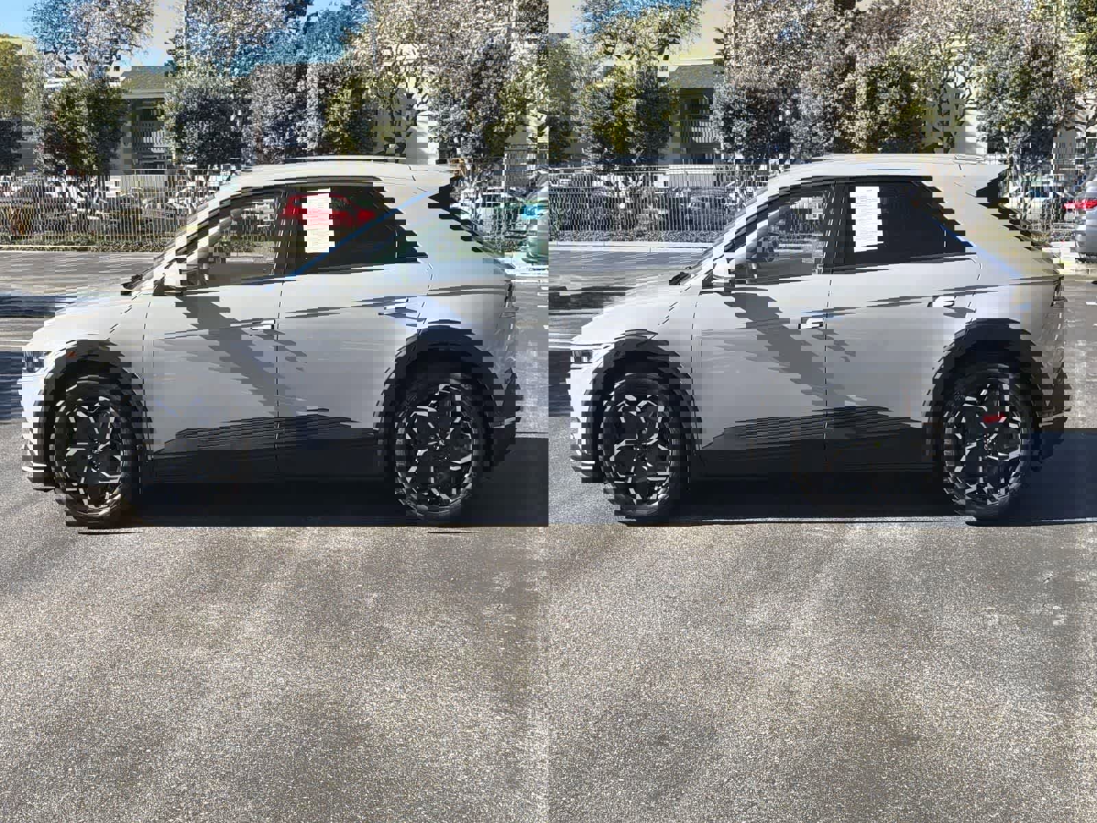 Used 2024 Hyundai Ioniq 5 SEL image 3