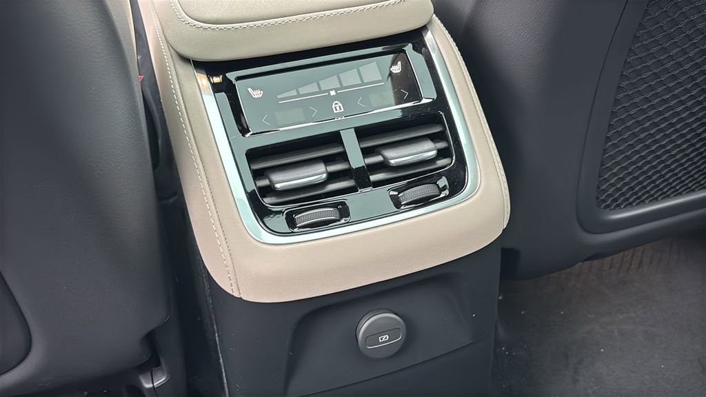 New 2026 Volvo XC90 T8 Plus image 9