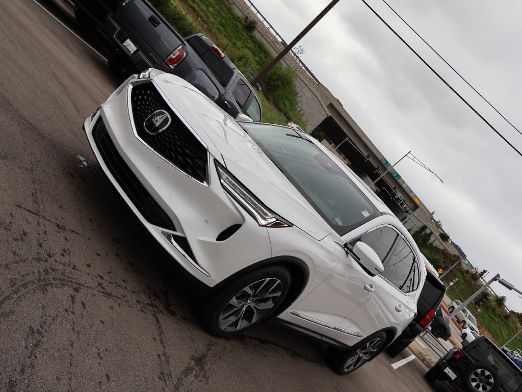 Used 2024 Acura MDX w/ Technology Package AWD/4WD image 3