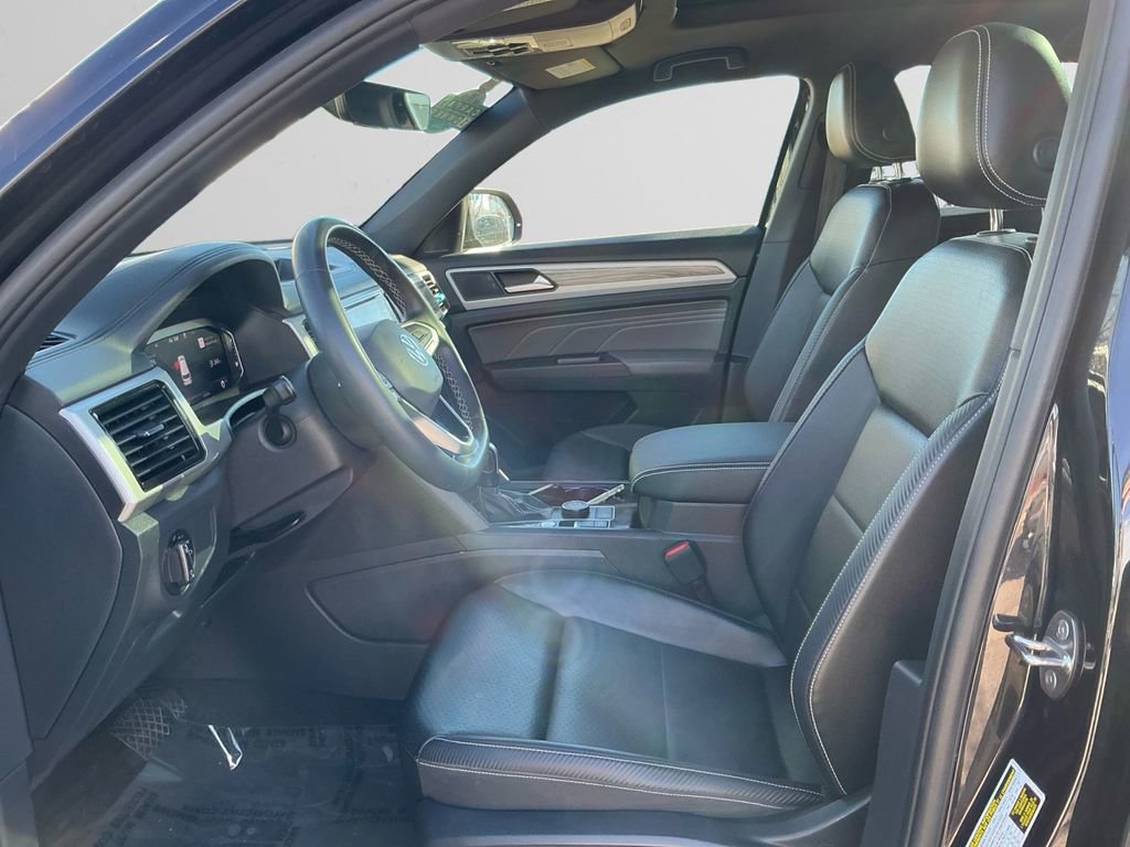 Used 2022 Volkswagen Atlas Cross Sport SE w/ Panoramic Sunroof Package image 9