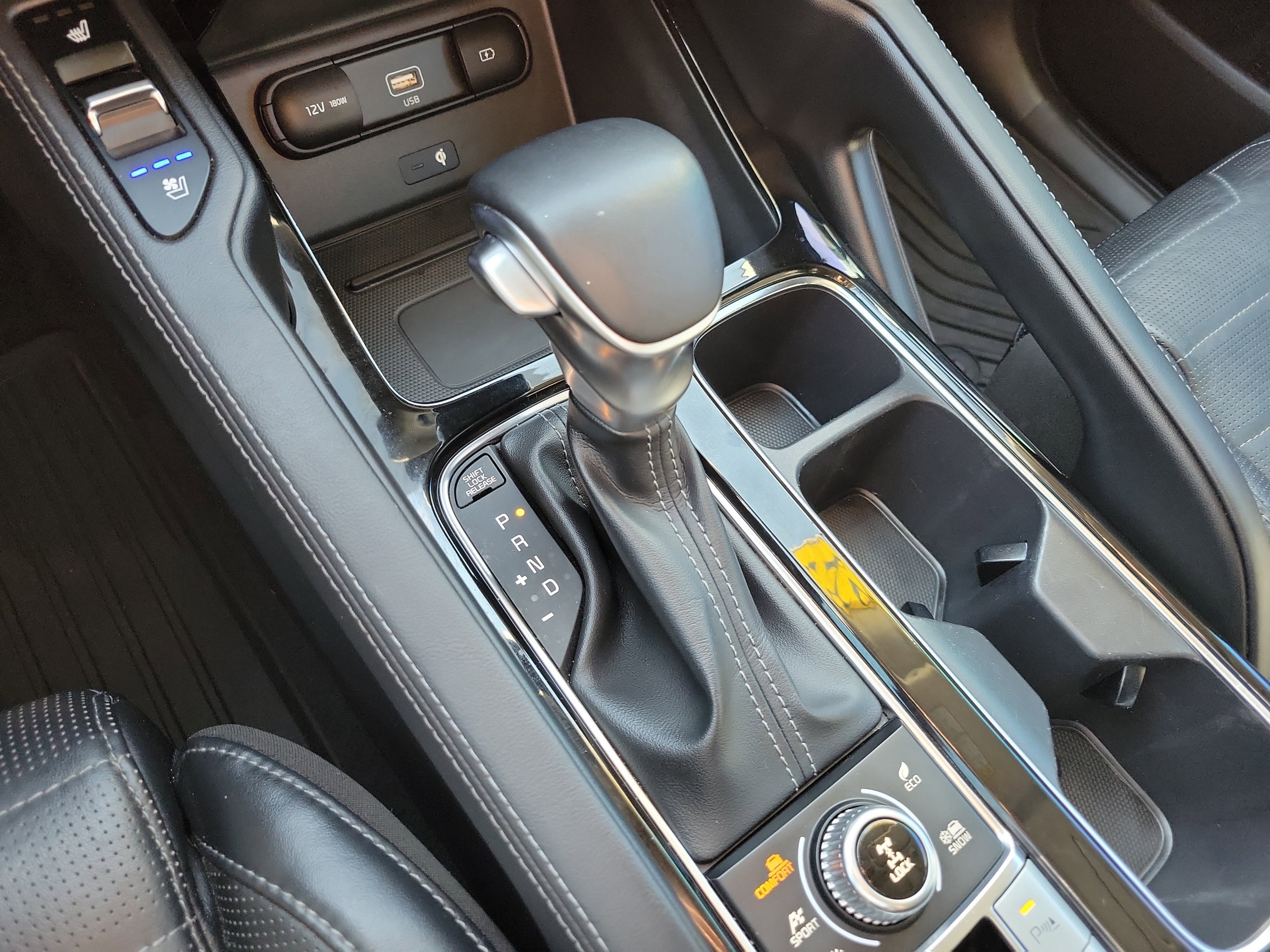 Certified 2022 Kia Telluride SX w/ SX Prestige Package AWD/4WD image 39