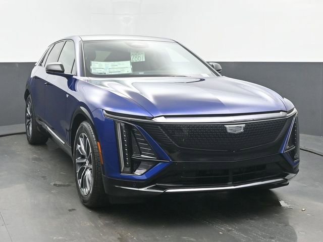 New 2026 Cadillac Lyriq Sport w/ LPO, Floor Liner Package AWD/4WD image 8