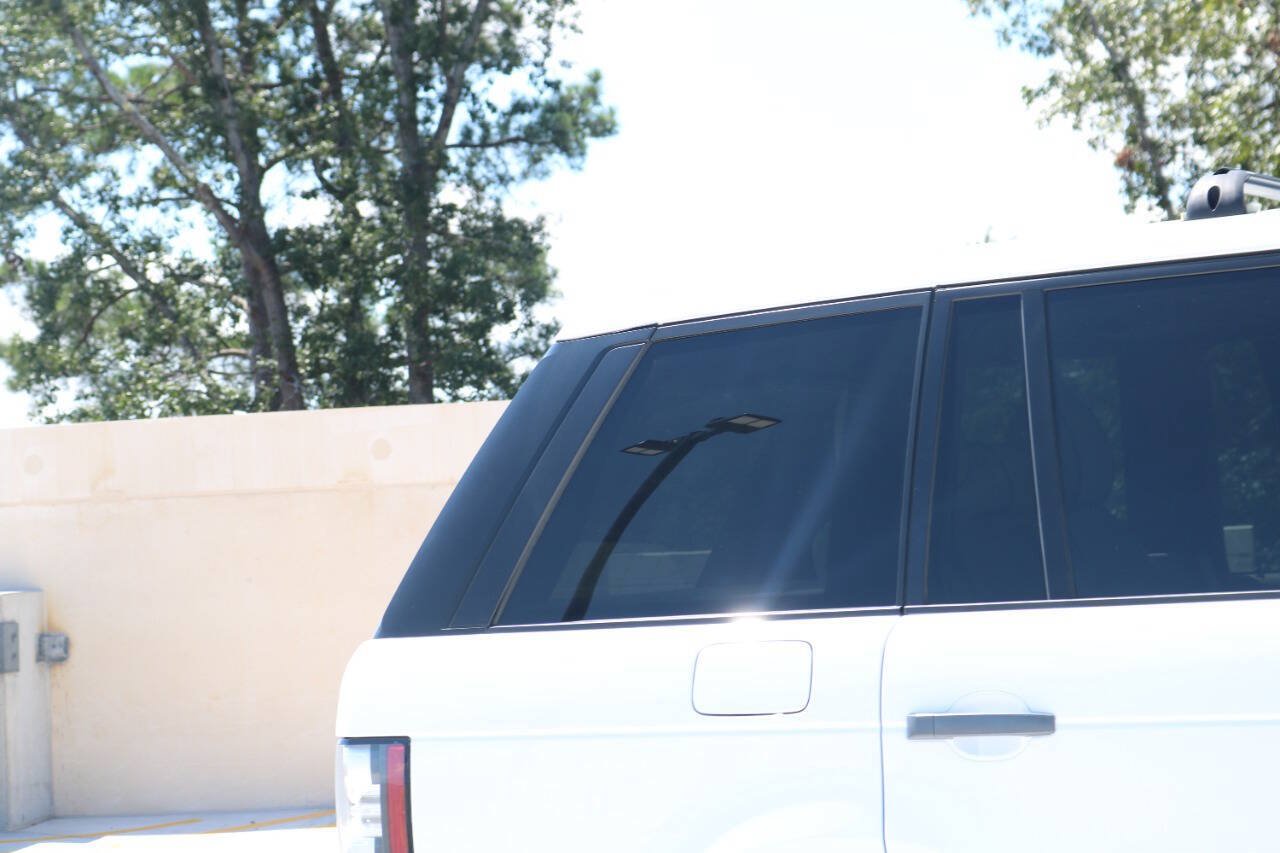 Used 2011 Land Rover Range Rover Supercharged AWD/4WD image 88