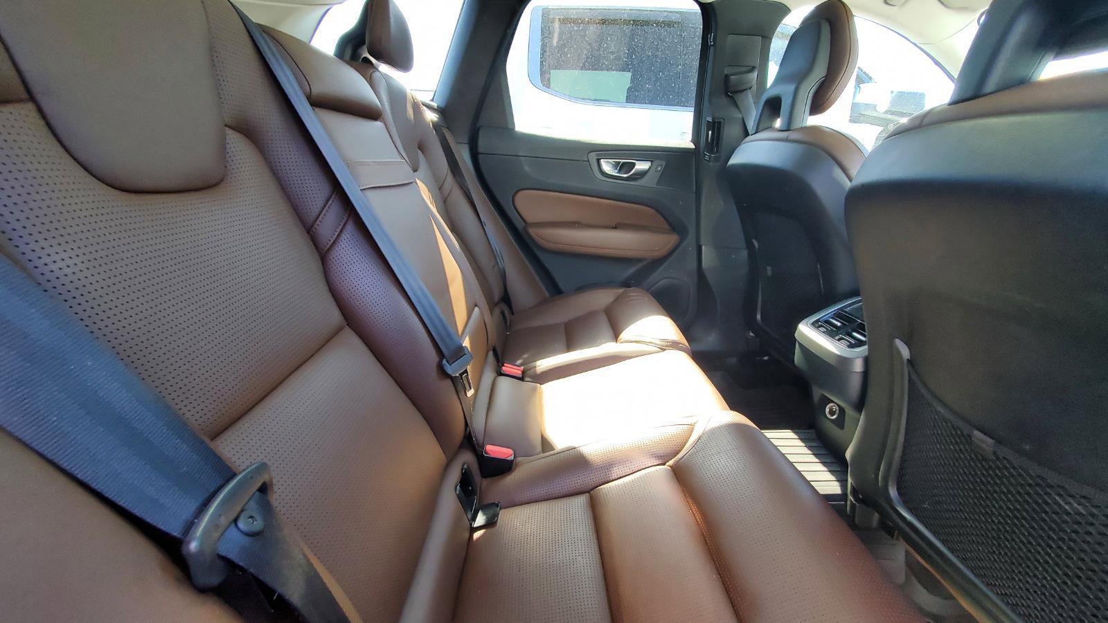 Used 2018 Volvo XC60 T6 Inscription w/ Luxury Seat Package AWD/4WD image 6