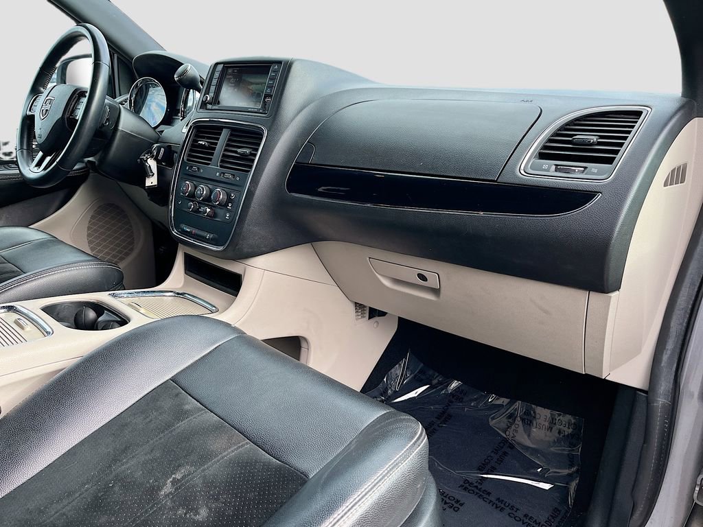 Used 2017 Dodge Grand Caravan SXT FWD image 28