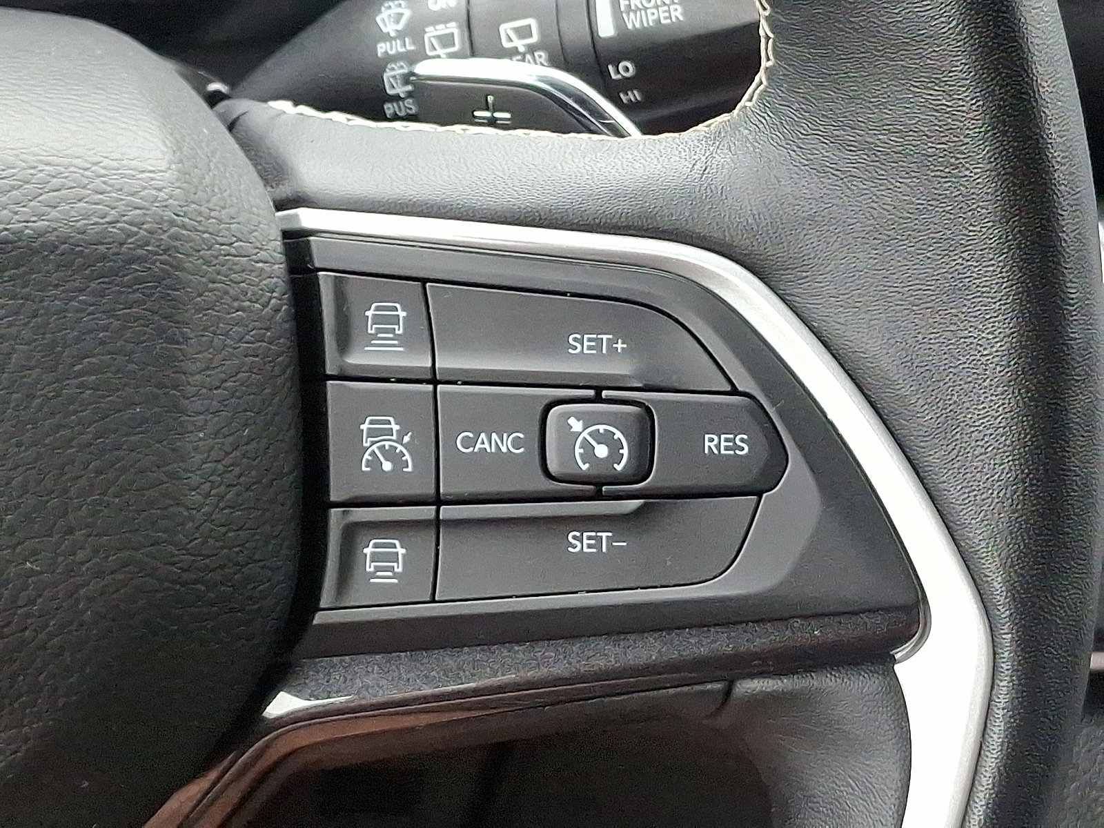 Certified 2022 Jeep Grand Cherokee L Laredo image 24