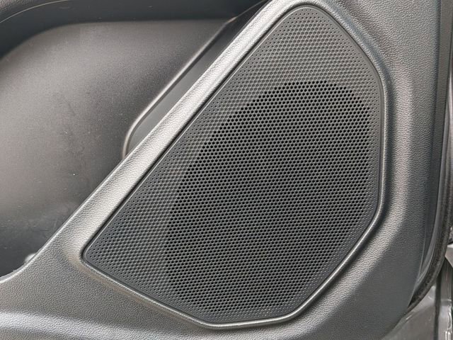 Used 2022 Ford Explorer XLT w/ Equipment Group 202A image 16