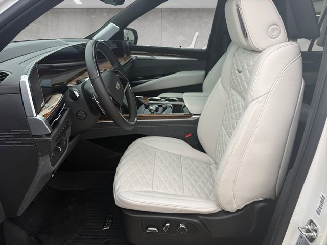 Used 2025 Cadillac Escalade ESV Premium Luxury Platinum w/ LPO, Floor Liner Package AWD/4WD image 19