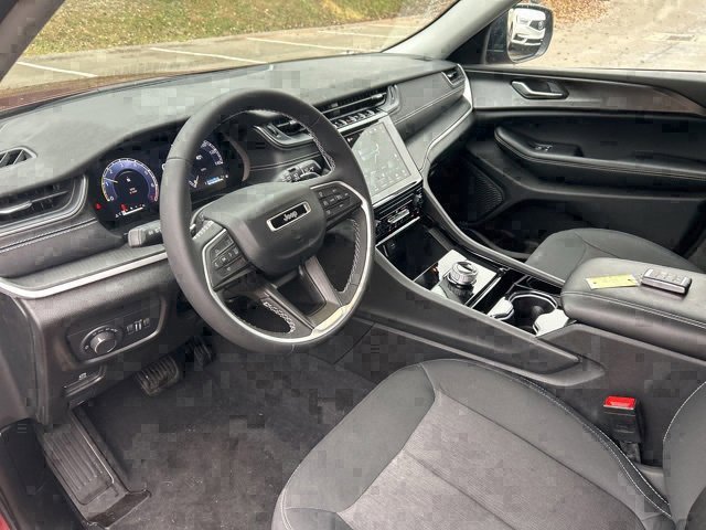 Certified 2023 Jeep Grand Cherokee Laredo image 8