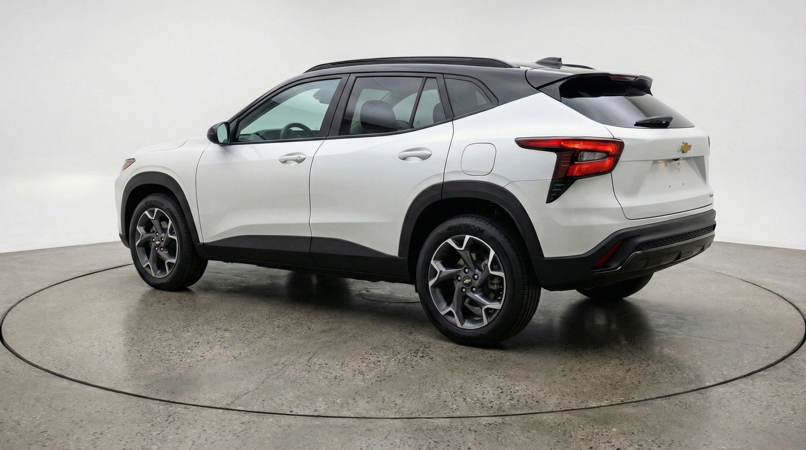 Used 2025 Chevrolet Trax LT image 6