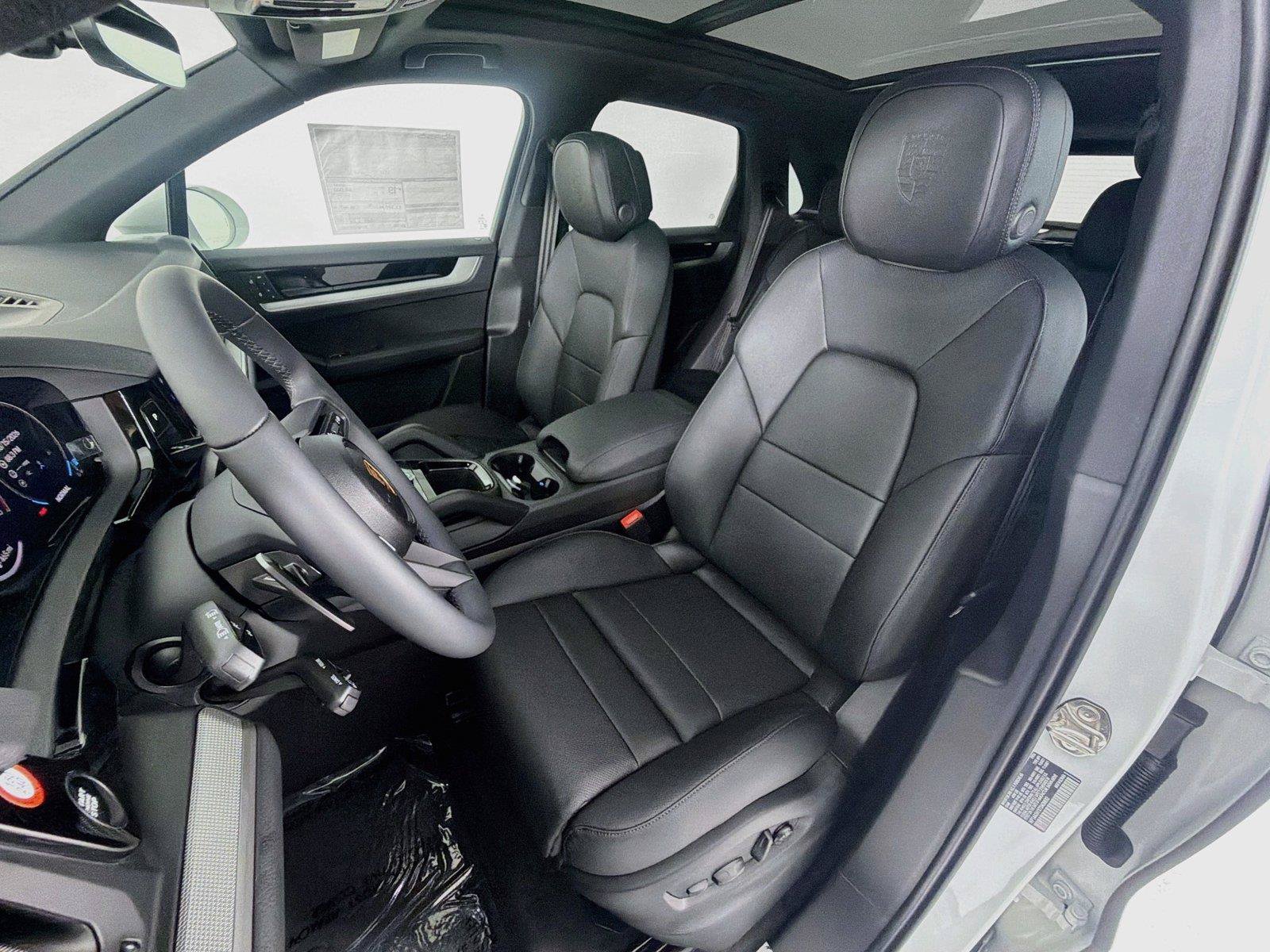New 2026 Porsche Cayenne AWD/4WD image 5