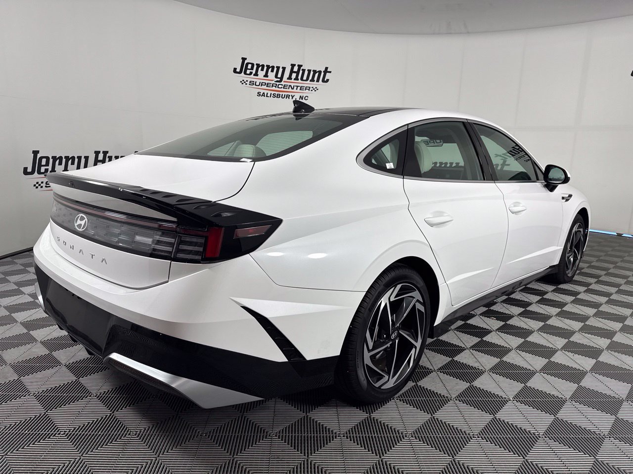 Used 2025 Hyundai Sonata SEL FWD image 7