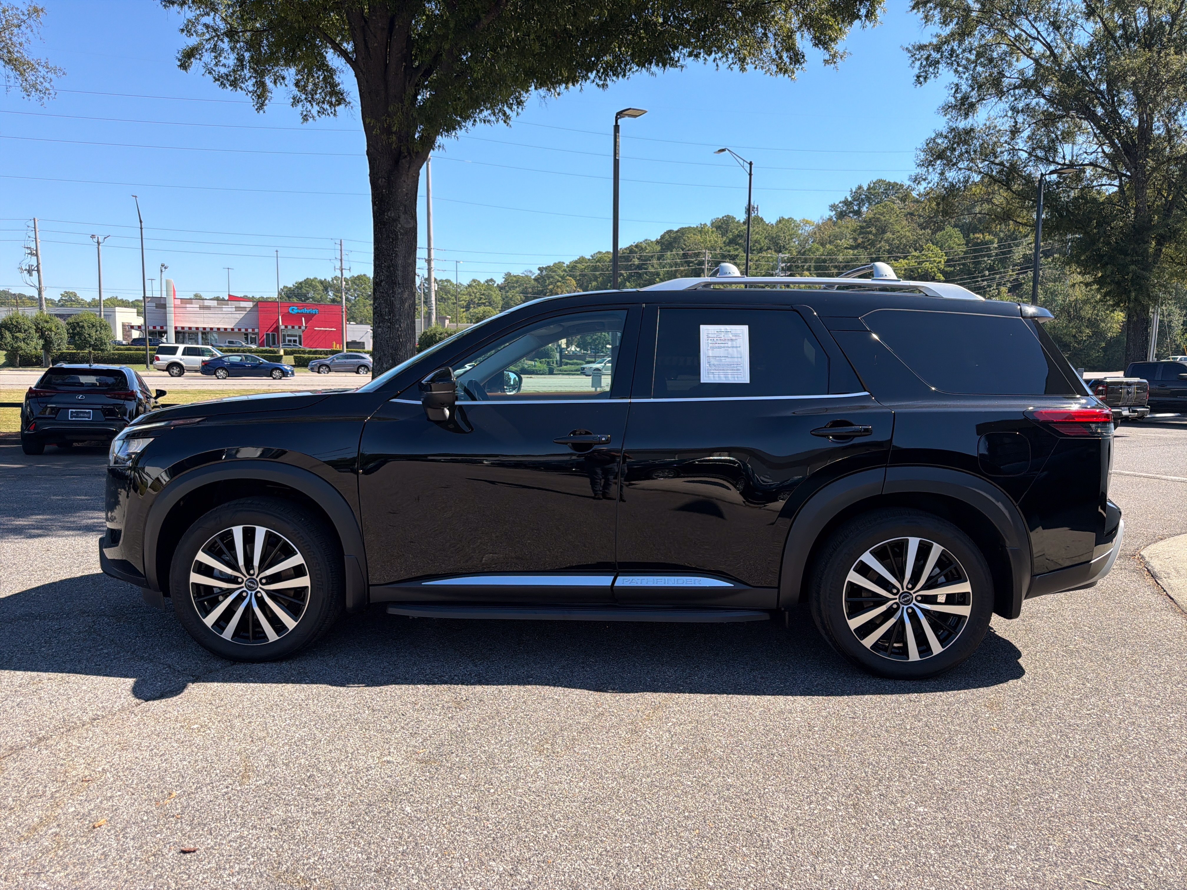 Used 2025 Nissan Pathfinder Platinum w/ Cargo Package FWD image 7