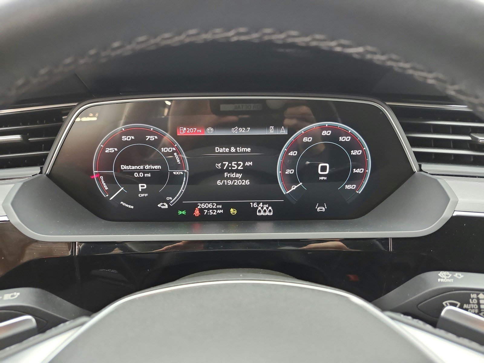 Used 2024 Audi Q8 e-tron Premium AWD/4WD image 9